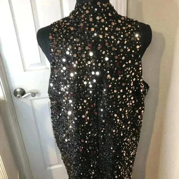 VENUS Sequin Mini Dress - Picture 9 of 16